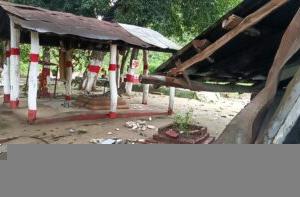 कालाढूंगी: हाथियों के झुंड ने रोखड़िया मंदिर में की तोड़फोड़