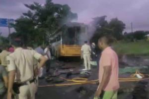 नासिक में एक बस में आग लगने से 11 लोगों की मौत, PM ने जताया शोक, आर्थिक मदद का ऐलान