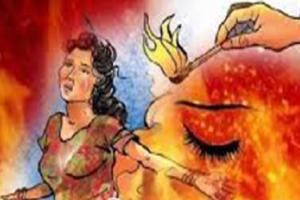 मुरादाबाद: आग से झुलसी सीआरपीएफ जवान की पत्नी ने दिल्ली में तोड़ा दम, ससुरालियों पर महिला को जलाने का आरोप