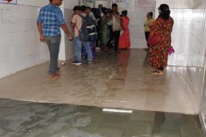 लखनऊ: बारिश ने खोली स्वास्थ्य विभाग की पोल, अस्पतालों में भरा पानी