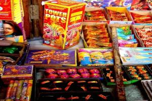 फर्रुखाबाद: केवल चार दिन लगेंगी आतिशबाजी की अस्थाई दुकानें
