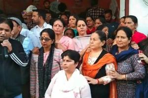 धर्मशाला से भाजपा विधायक को टिकट नहीं देने पर समर्थकों ने किया प्रदर्शन