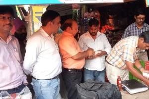 शाहजहांपुर: खाद्य सुरक्षा टीम ने तीन स्थानों पर मारा छापा, मचा हड़कंप