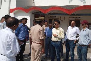 शाहजहांपुर: रेलवे स्टेशन से लेकर कॉलोनी तक मिलीं खामियां, भड़के DRM