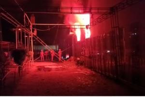 बरेली: गद्दे के गोदाम में लगी भीषण आग, लाखों का माल जलकर हुआ खाक