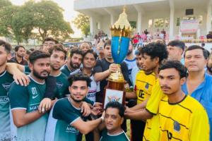 रामपुर: संघर्षपूर्ण मुकाबले में डीएफए मुरादाबाद का फुटबाल ट्राफी पर कब्जा