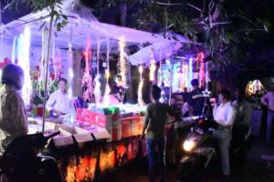 बरेली: दीपावली को लेकर सज गया रंग-बिरंगी लाइट और झालरों का बाजार