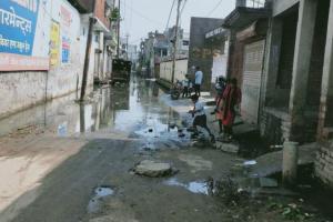 बरेली: संजय नगर में नई लाइन बंद, बारिश के पांच दिन बाद भी जलभराव