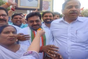 लखनऊ: मल्लिकार्जुन खड़गे की जीत पर प्रदेश कांग्रेस कार्यालय में कार्यकर्ताओं ने जताई खुशी