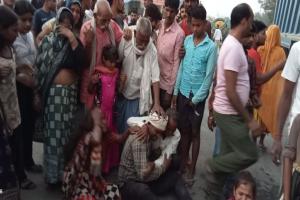फर्रुखाबाद: ट्रैक्टर से कुचल कर बालक की मौत, परिजनों ने लगाया जाम