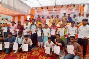फर्रुखाबाद: रोजगार मेला में 2923 युवाओं को मिली जॉब