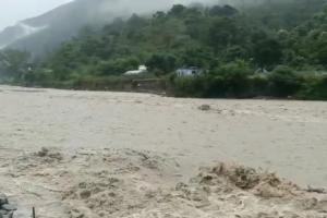 नैनीताल: शिप्रा नदी का जलस्तर बढ़ा, क्षेत्रवासियों की चिंता बढ़ी