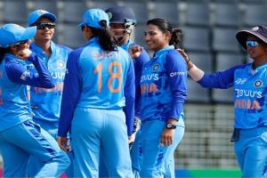 Women’s Asia Cup 2022 : एकतरफा मुकाबले में नौ विकेट से जीता भारत, थाईलैंड को 37 रनों पर किया ढेर
