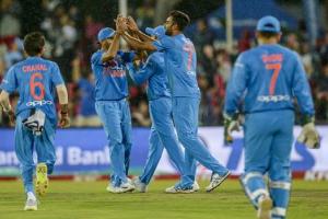 IND vs SA 1st ODI Series : भारत-दक्षिण अफ्रीका वनडे मैच पर छाए संकट के बादल, जानें कैसा रहेगा लखनऊ का मौसम?