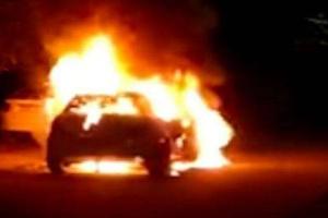 गौतम बुद्ध नगर: कार में लगी आग, यात्रियों ने कूदकर बचाई जान