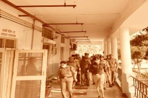 सीतापुर: अज्ञात वाहन ने पुलिस जीप में मारी टक्कर, दारोगा की मौत, तीन पुलिसकर्मी घायल