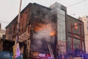 रायबरेली: रेस्टोरेंट में लगी भीषण आग, पांच लोगों को सुरक्षित निकाला गया