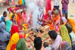 रायबरेली: मिढुरिन देवी मंदिर में हुआ सामूहिक हवन