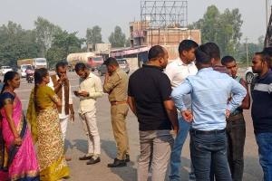 मुख्यमंत्री आवास के लिए अयोध्या से पदयात्रा पर निकली समाजसेवी को पुलिस ने रोका, जानें मामला