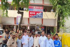 कानपुर: पार्षद की होर्डिंग्स फाड़ने पर जूही थाने में शिकायत दर्ज