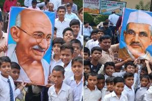मुरादाबाद : धूमधाम से मनाई गई गांधी और शास्त्री जी की जयंती, आदर्शों पर चलने का किया आह्वान