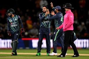T20I Tri-Series 2022 : हारिस रउफ की घातक गेंदबाजी….बाबर आजम का अर्धशतक, पाकिस्तान ने न्यूजीलैंड को छह विकेट से हराया