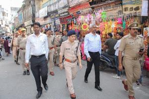 मुरादाबाद : ‘सुरक्षित व उल्लासपूर्ण वातावरण में मनाएं दिवाली’, डीएम-एसएसपी ने किया शहर का भ्रमण