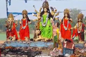 UP: भदोही में दुर्गा पूजा पंडाल में आरती के दौरान लगी आग, 5 की मौत, 52 झुलसे, CM ने जताया शोक