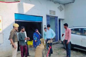 मिर्जापुर: अपर जिलाधिकारी ने धान क्रय केन्द्रों का किया निरीक्षण