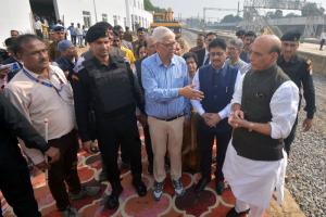 लखनऊ: आलमनगर को 15 जनवरी तक सेटेलाइट स्टेशन बनाने का लक्ष्य, रक्षामंत्री ने किया निरीक्षण