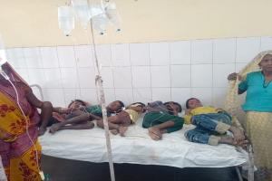 रुदौली में विधायक ने किया फोन तो सीएमओ पहुंचे अस्पताल, बीमार बच्चों के मामले में होगी जांच