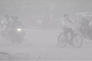 Kanpur: प्रदूषण की चपेट में गली और मोहल्ले, धुएं से बीमार हो रहा पर्यावरण, खांसी, स्किन की समस्या से जूझ रहे लोग