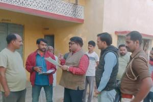 सुल्तानपुर: डीएम ने किया गौ आश्रय स्थल बिरसिंहपुर और भीखूपुर धान क्रय केंद्र का निरीक्षण