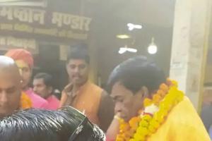 अयोध्या पहुंचे मॉरीशस के राष्ट्रपति, हनुमानगढ़ी के पुजारी राजू दास ने किया स्वागत