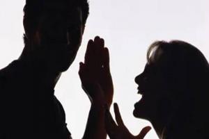बाराबंकी: पति बना हैवान! पत्नी से मारपीट के दौरान दांत से काटी नाक 