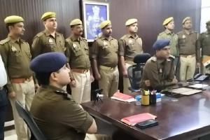 सोनभद्र : सिपाहियों की पत्नियों पर पुलिस लाइन में सेक्स रैकेट चलाने का आरोप, एसपी ने मामले को बताया फर्जी