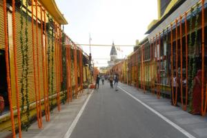 अयोध्या: रामपथ पर अब तक हुए 290 बैनामे, 1100 के खतों में पंहुचा मुआवजा