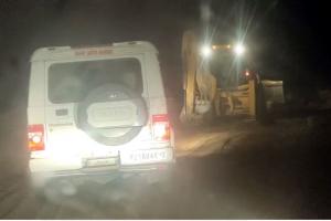 कासगंज: खनन माफिया ने ग्रामीणों पर बोला हमला, जेसीबी और डंफर सीज