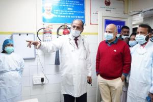 Covid 19 : दिल्ली के अस्पतालों ने कोविड की तैयारी की समीक्षा के लिए किया मॉक ड्रिल 