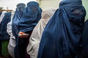 आधी आबादी के आगे नरम पड़े तालिबानी तेवर, लड़कियों के लिए हाई स्कूल परीक्षा को दी मंजूरी