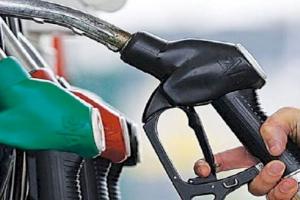 बरेली: कोहाड़ापीर के पेट्रोल पंप पर तेल भराने को लेकर हंगामा, तोड़फोड़