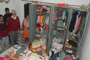 अयोध्या: एक ही रात टूटे दो घरों के ताले, खंगाल ले गए लाखों के जेवर व नकदी, पुलिस ने की छानबीन 