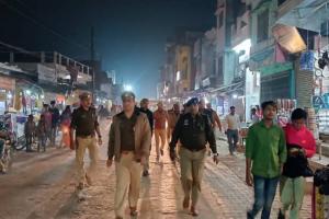 बहराइच: मोतीपुर और नानपारा में पुलिस ने पैदल मार्च कर नगरवासियों को दिलाया सुरक्षा का अहसास