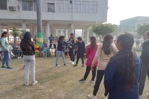 अयोध्या: अवध विश्वविद्यालय में महिला आत्म सुरक्षा के सिखाए गए गुर