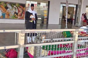 बरेली: मौलाना शहाबुद्दीन रजवी सय्यद नन्हें मियां शाह के मजार को हटाए जाने की खबर से हुए परेशान, जायजा लेने इज्जतनगर रेलवे स्टेशन पहुंचे 