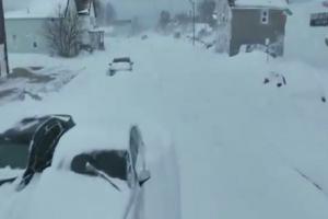 VIDEO : अमेरिका में बर्फीले तूफान का कहर, बर्फ से ढके घर, गाड़ियां और सड़कें...अब तक 50 लोगों की मौत