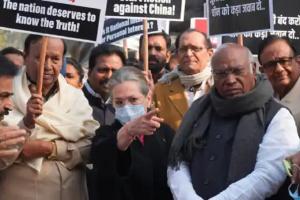 चीन पर संसद में चर्चा से सरकार का इनकार लोकतंत्र का अनादर : सोनिया गांधी 