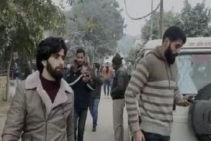 छात्र का आरोप : अलीगढ़ मुस्लिम यूनिवर्सिटी में आतंकी कहकर कश्मीरी स्टूडेंट से मारपीट