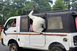 मुरादाबाद : डग्गामार वाहनों पर अधिकारी मेहरबान, आफत में जान
