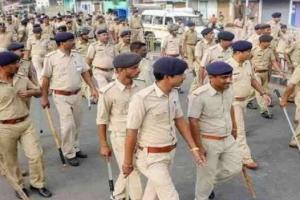 बिहार : शराबबंदी की खुली पोल, छापेमारी करने गई टीम पर हमला, 2 पुलिसकर्मी घायल